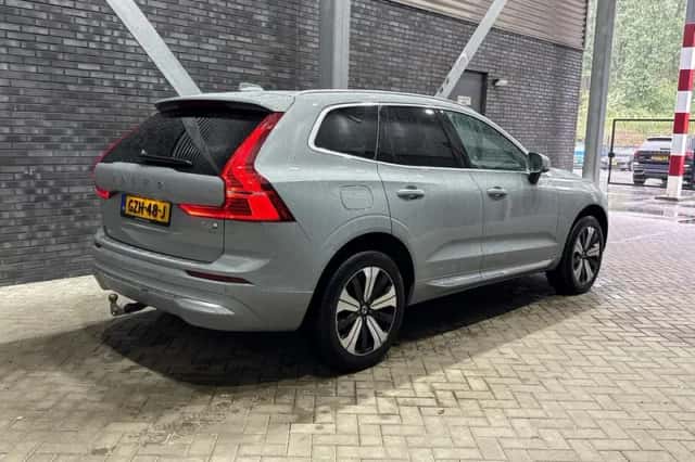 Volvo XC60 (2025) thumbnail 2