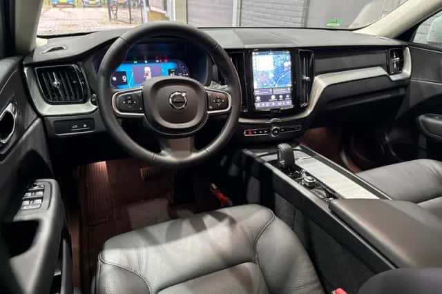 Volvo XC60 (2025) thumbnail 5