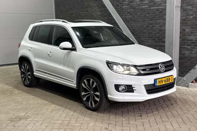 Volkswagen Tiguan (2016) thumbnail 1