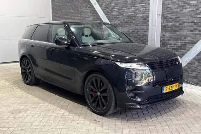 Land Rover Range Rover Sport (2023) thumbnail 1