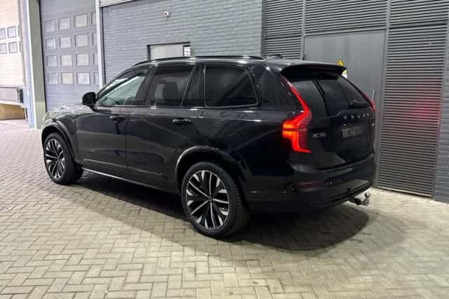 Volvo XC90 (2026) thumbnail 3