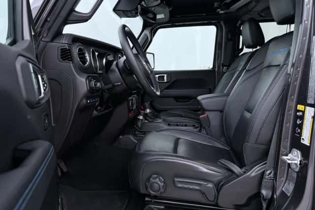 Jeep Wrangler (2022) thumbnail 3