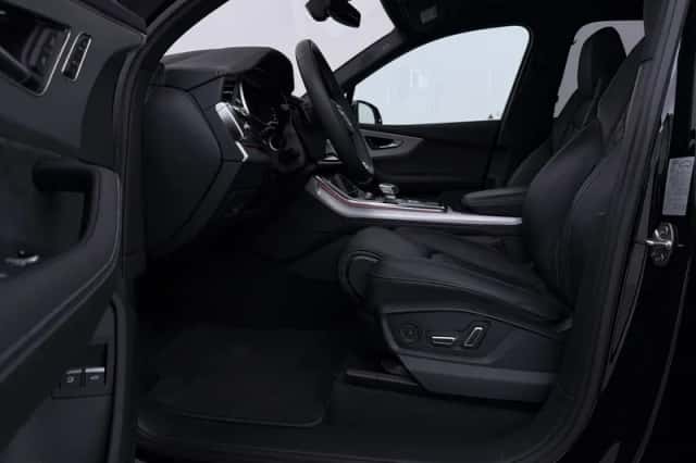 Audi Q7 (2024) thumbnail 3