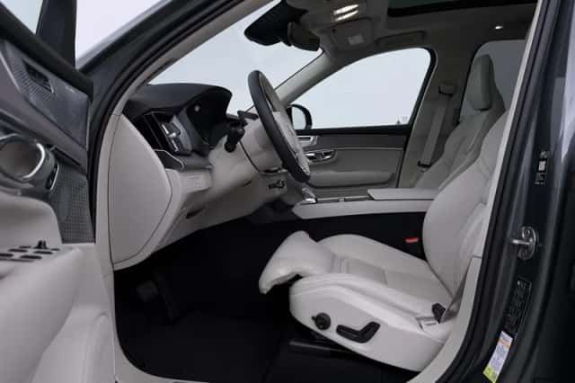 Volvo XC90 (2026) thumbnail 3