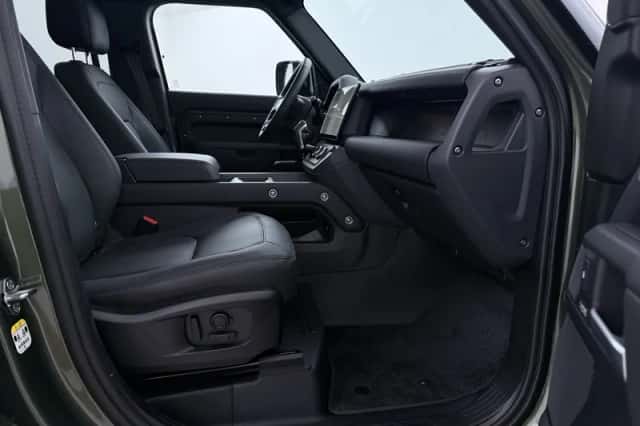 Land Rover Defender (2026) thumbnail 5
