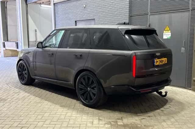 Land Rover Range Rover (2022) thumbnail 3