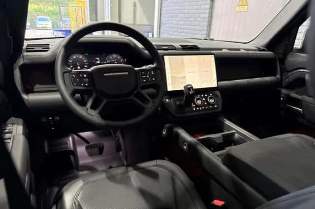 Land Rover Defender (2026) thumbnail 5