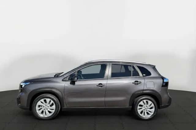 Suzuki S-Cross (2023) thumbnail 2