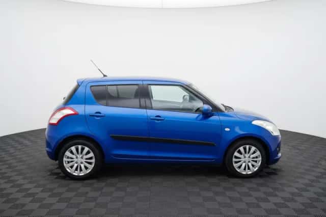 Suzuki Swift (2011) thumbnail 5