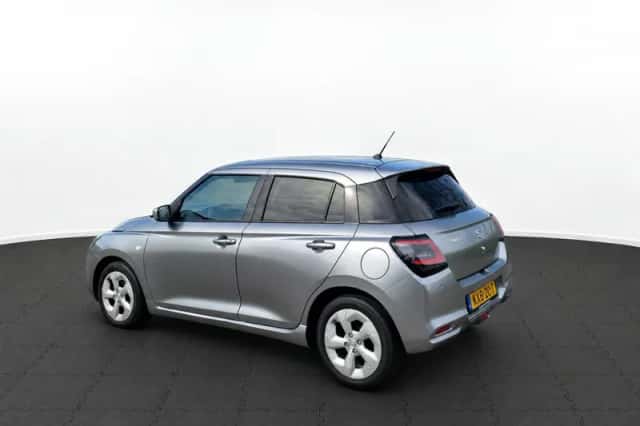 Suzuki Swift (2025) thumbnail 3