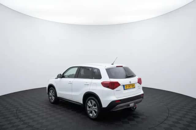 Suzuki Vitara (2020) thumbnail 3