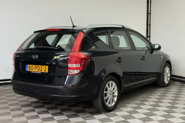 Kia Ceed (2011) thumbnail 4
