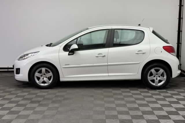 Peugeot 207 (2011) thumbnail 2