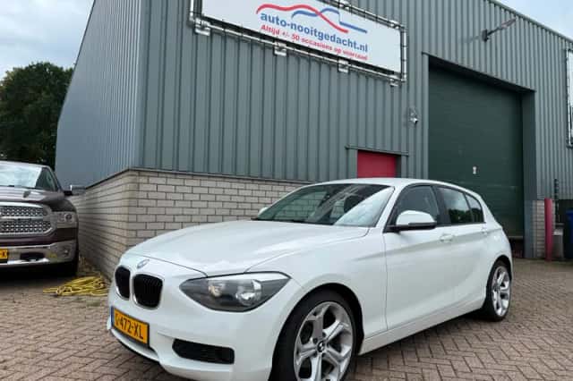 BMW 1-Serie (2012) thumbnail 1