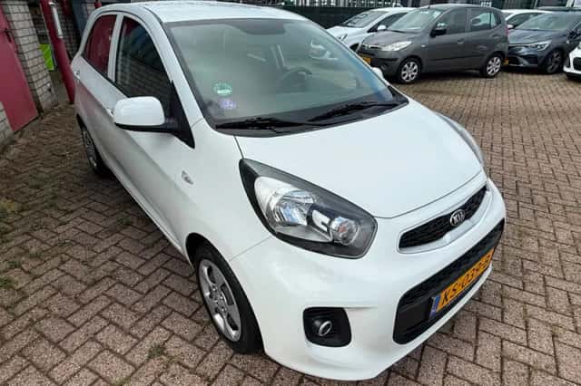 Kia Picanto (2016) thumbnail 3