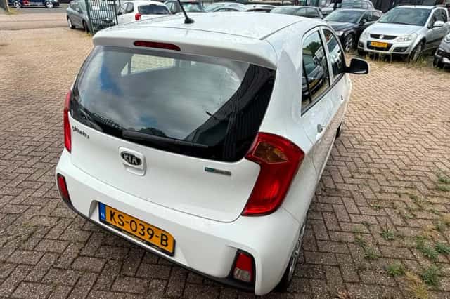 Kia Picanto (2016) thumbnail 4