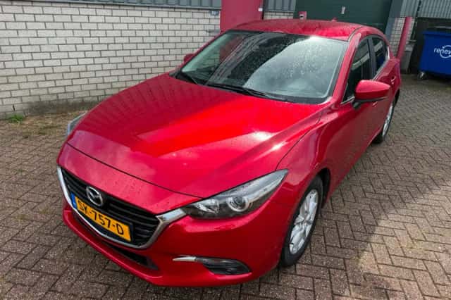 Mazda 3 (2018) thumbnail 2