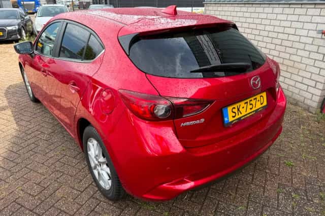 Mazda 3 (2018) thumbnail 5