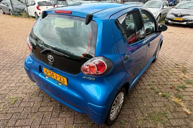 Toyota Aygo (2013) thumbnail 4