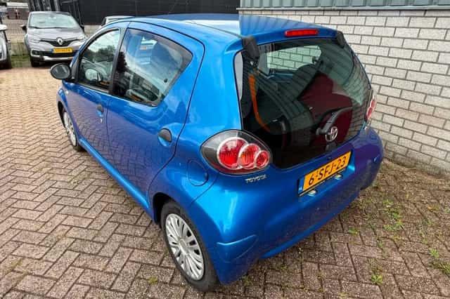 Toyota Aygo (2013) thumbnail 5