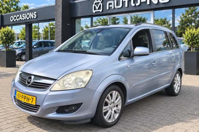 Opel Zafira (2011) thumbnail 1