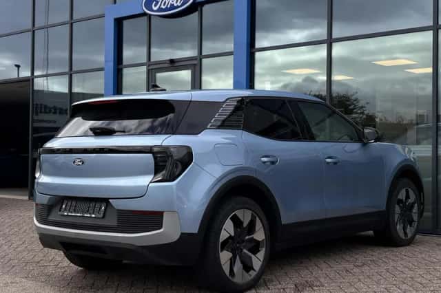 Ford Explorer (2024) thumbnail 2
