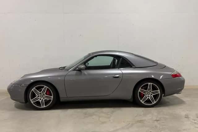 Porsche 911 (2001) thumbnail 1