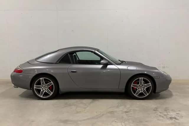 Porsche 911 (2001) thumbnail 2