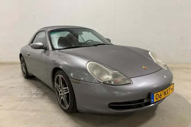 Porsche 911 (2001) thumbnail 3