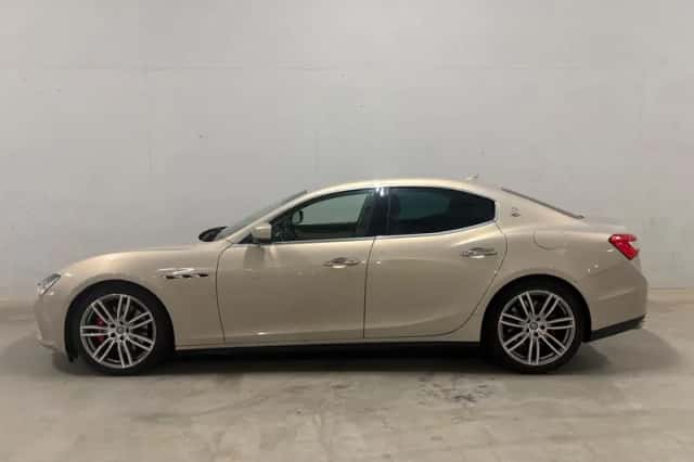 Maserati Ghibli (2015) thumbnail 1