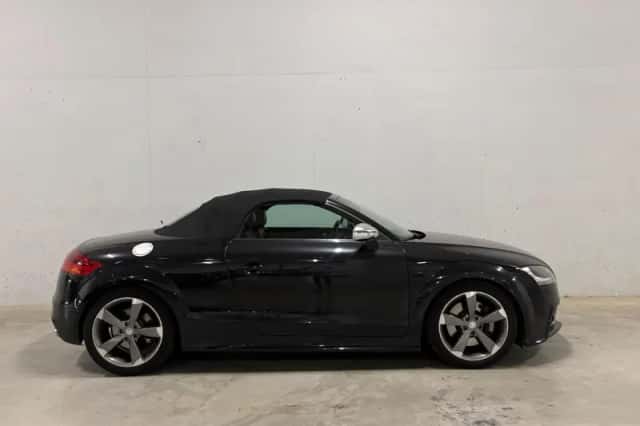 Audi TTS (2010) thumbnail 2