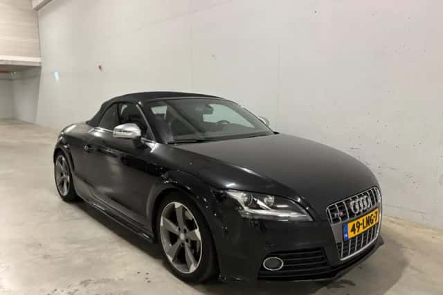 Audi TTS (2010) thumbnail 3