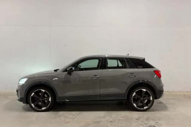 Audi Q2 (2017) thumbnail 1