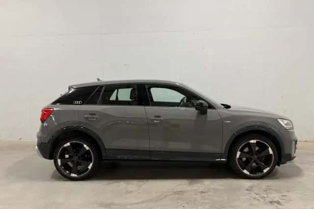 Audi Q2 (2017) thumbnail 2
