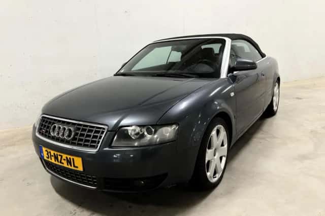 Audi S4 (2004) thumbnail 3