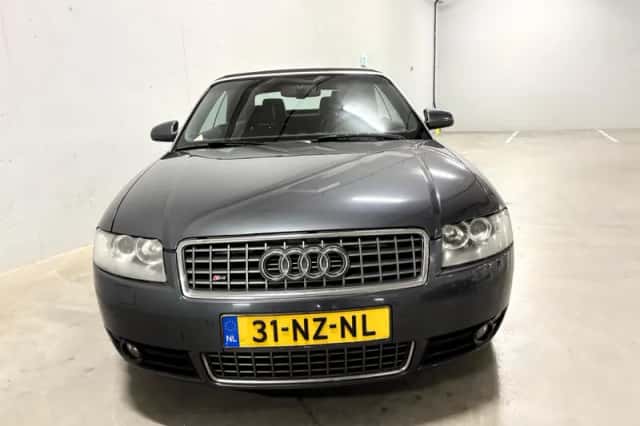 Audi S4 (2004) thumbnail 4