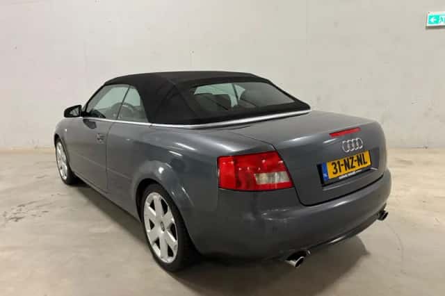 Audi S4 (2004) thumbnail 5
