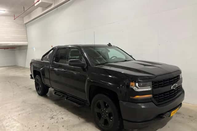 Chevrolet SILVERADO (2017) thumbnail 2