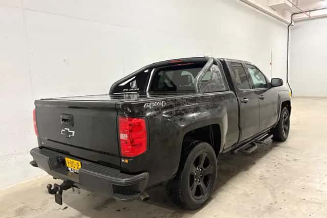 Chevrolet SILVERADO (2017) thumbnail 4