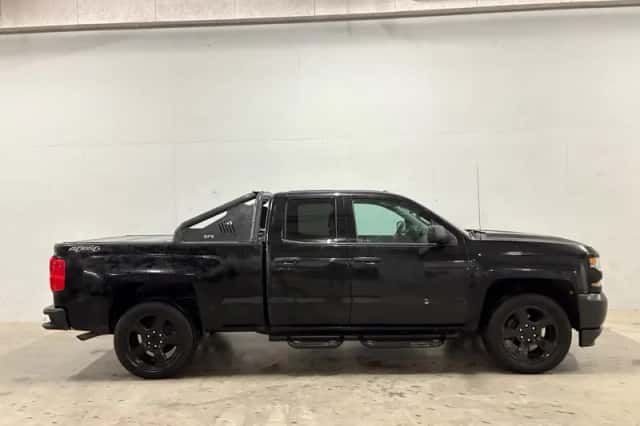 Chevrolet SILVERADO (2017) thumbnail 6