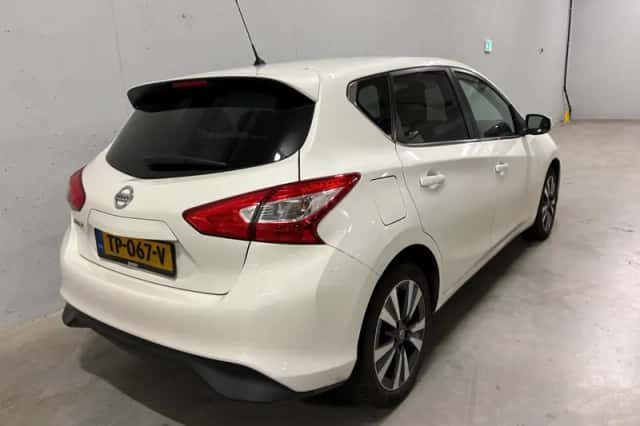 Nissan Pulsar (2018) thumbnail 4