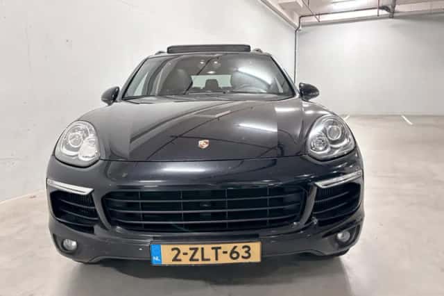 Porsche Cayenne (2015) thumbnail 5
