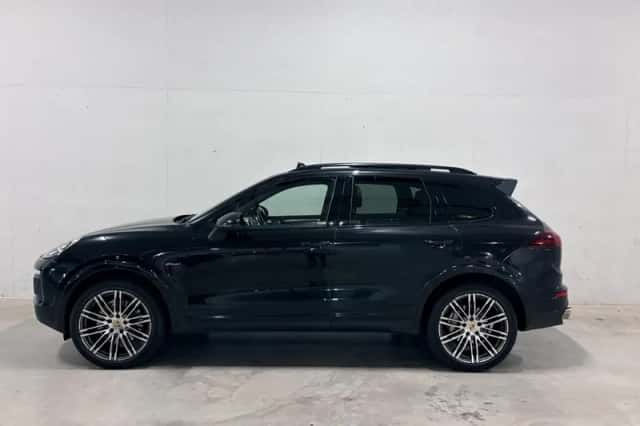 Porsche Cayenne (2015) thumbnail 6