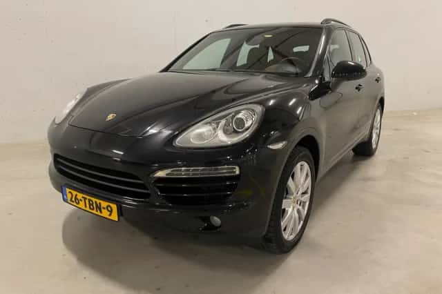 Porsche Cayenne (2012) thumbnail 3