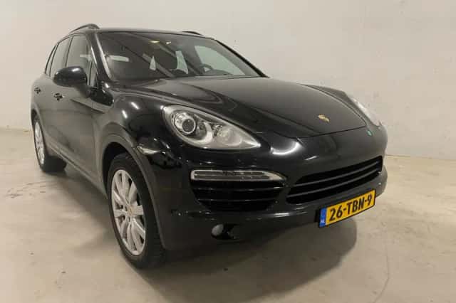 Porsche Cayenne (2012) thumbnail 4