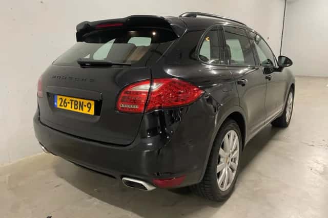 Porsche Cayenne (2012) thumbnail 6