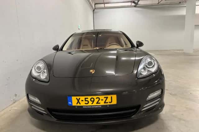 Porsche Panamera (2009) thumbnail 4