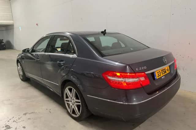 Mercedes-Benz E-Klasse (2011) thumbnail 5