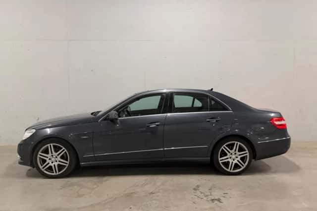 Mercedes-Benz E-Klasse (2011) thumbnail 6