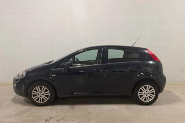 Fiat Punto (2017) thumbnail 2